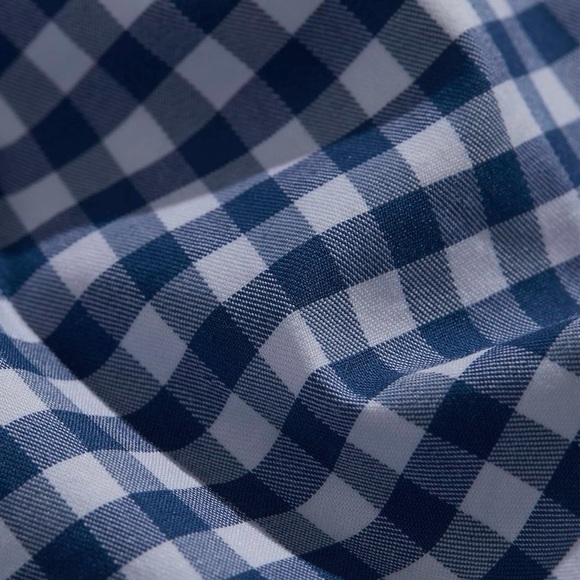 Vineyard Vine Boys' On-The-Go brrrº performance Gingham Shirt. Size Medium 12-14 - Picture 3 of 4